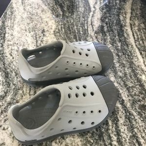 Toddler crocs